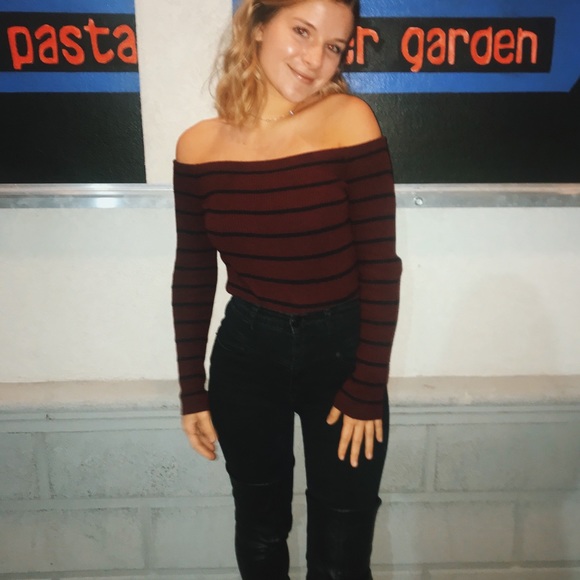 Off the shoulder sweater from AE - Picture 1 of 2